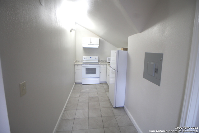 Image 9 of 17 For 232 Cornell Ave  201