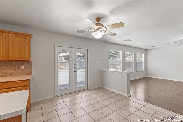 Image 11 of 28 For 208 Valona Dr