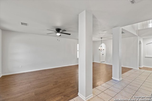 Image 3 of 28 For 208 Valona Dr