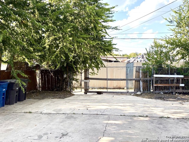 Image 12 of 14 For 1871 Kendalia Ave