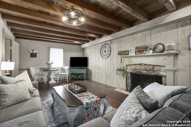 Image 8 of 25 For 104 Austin  