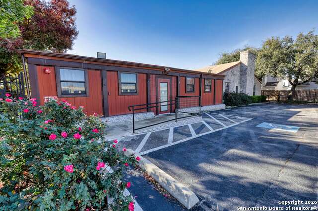 Image 2 of 24 For 4154 Swans Landing