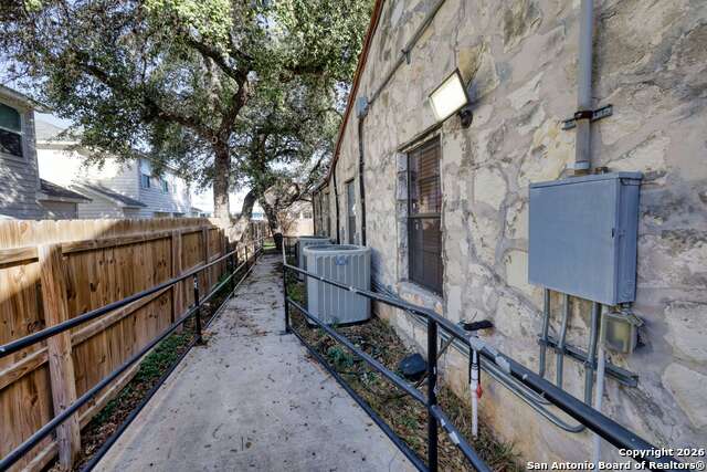 Image 4 of 24 For 4154 Swans Landing