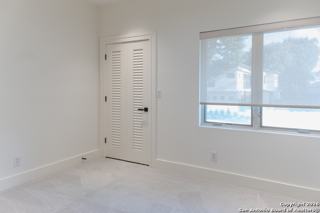 Image 25 of 29 For 215 Annie St  E