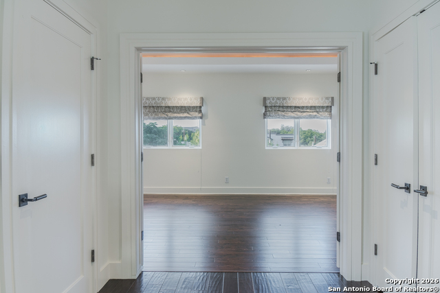 Image 27 of 29 For 215 Annie St  E