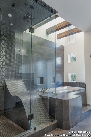 Image 29 of 29 For 215 Annie St  E