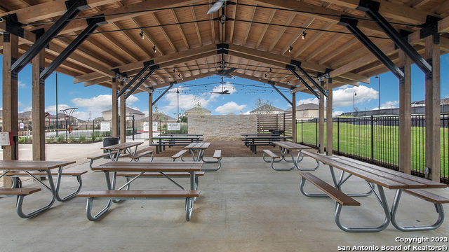 Listing photo id 36 for 10725 Dazzle