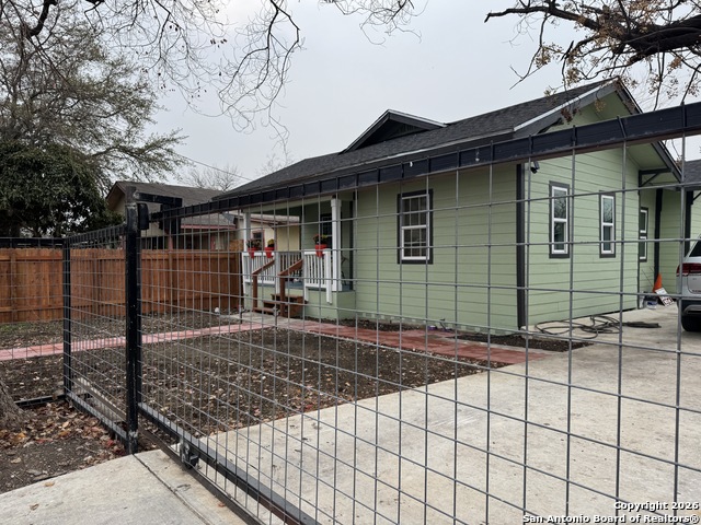 Image 14 of 16 For 647 San Gabriel N