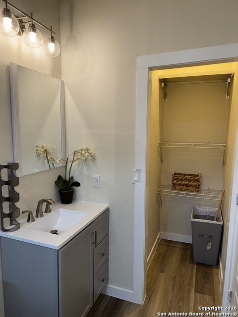 Image 5 of 16 For 647 San Gabriel N