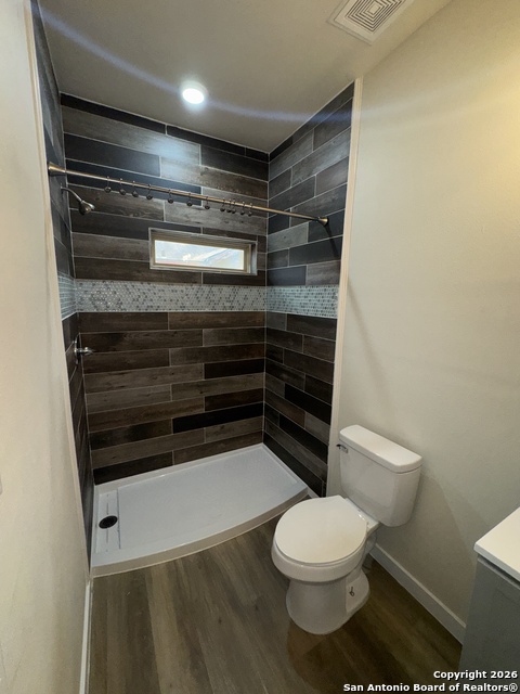 Image 6 of 16 For 647 San Gabriel N