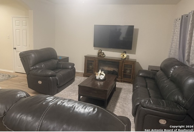 Image 10 of 31 For 114 Katy Way