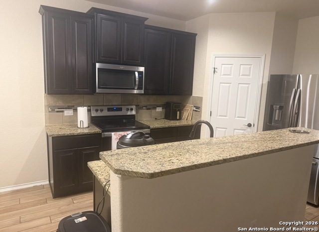 Image 5 of 31 For 114 Katy Way