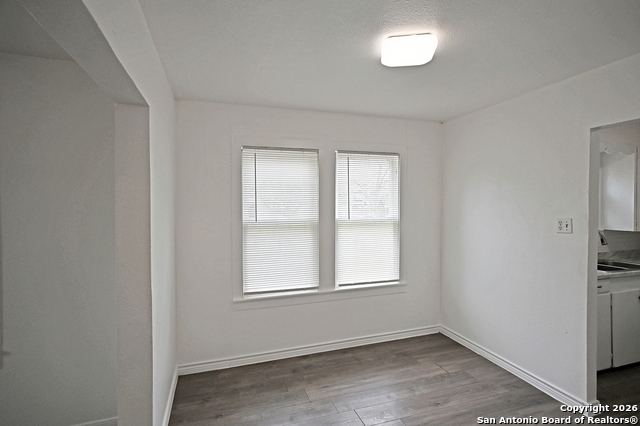 Image 12 of 18 For 968 Cedar E 100