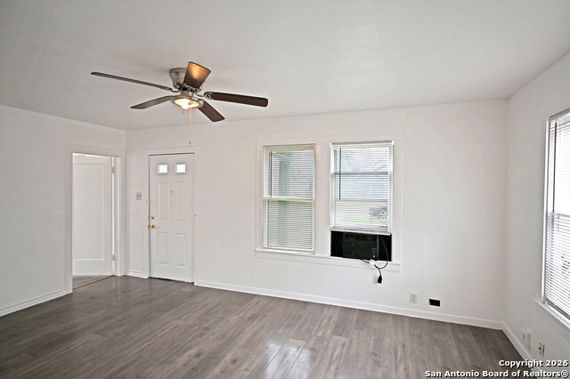 Image 4 of 18 For 968 Cedar E 100