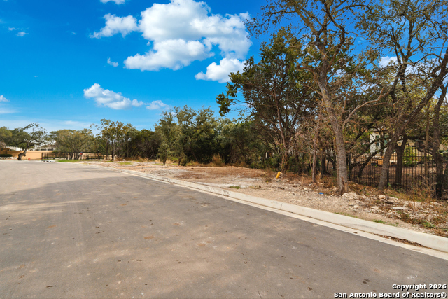 Image 6 of 18 For 6610 Live Oak Valley