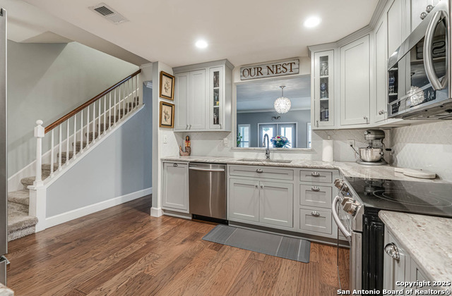 Image 2 of 34 For 8919 Wickfield