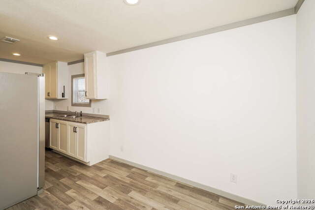 Image 22 of 32 For 193 Live Oaks  3