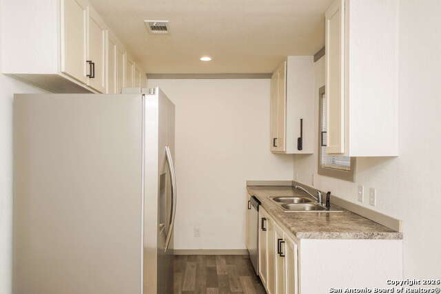 Image 24 of 32 For 193 Live Oaks  3