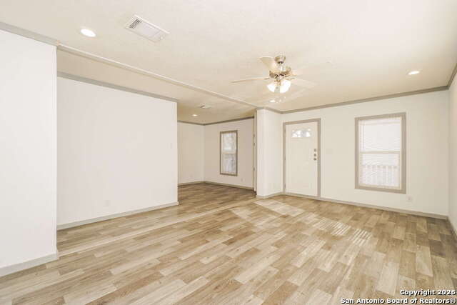 Image 4 of 32 For 193 Live Oaks  3