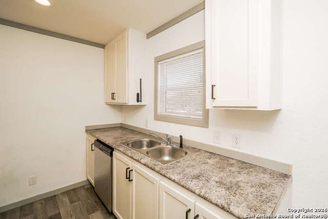 Image 7 of 32 For 193 Live Oaks  3