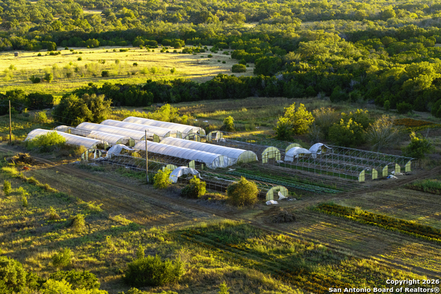 Image 17 of 40 For 13977 Ranch Road 2325