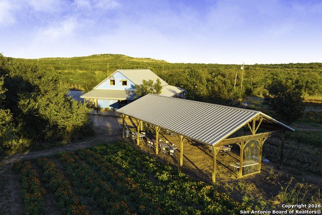 Image 21 of 40 For 13977 Ranch Road 2325