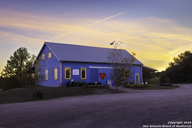 Image 22 of 40 For 13977 Ranch Road 2325