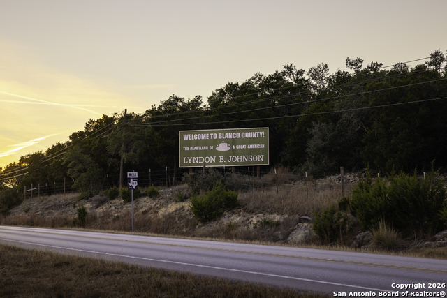 Image 23 of 40 For 13977 Ranch Road 2325