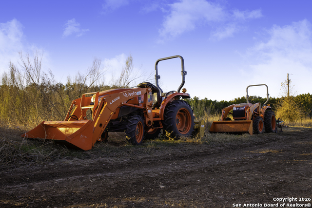 Image 26 of 40 For 13977 Ranch Road 2325