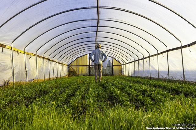 Image 27 of 40 For 13977 Ranch Road 2325