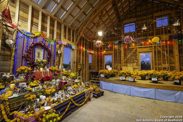 Image 33 of 40 For 13977 Ranch Road 2325