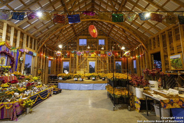 Image 34 of 40 For 13977 Ranch Road 2325