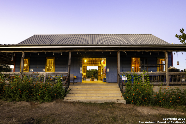 Image 36 of 40 For 13977 Ranch Road 2325