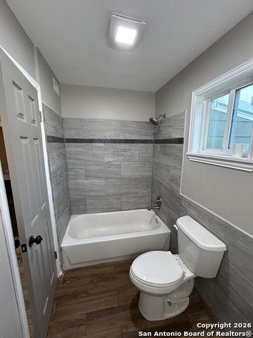 Image 14 of 38 For 1101 Crockett E