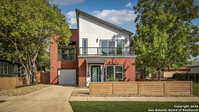 Image 2 of 26 For 1417 Crockett St E