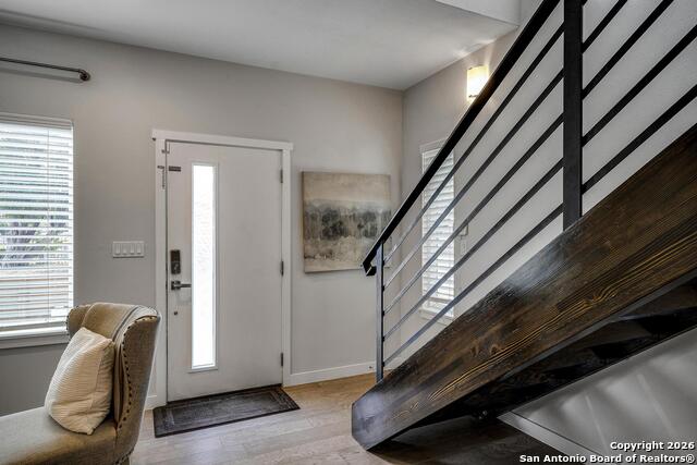 Image 4 of 26 For 1417 Crockett St E