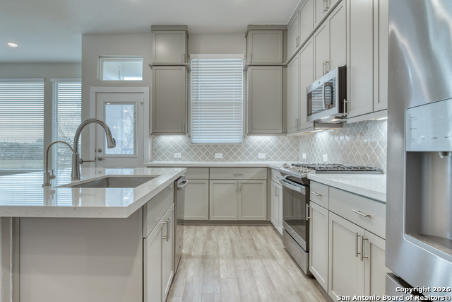 Image 26 of 34 For 8851 Oakland Rd  Unit 31