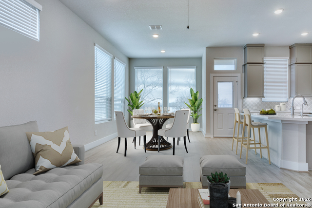 Image 6 of 34 For 8851 Oakland Rd  Unit 31