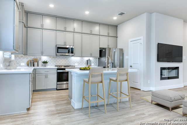 Image 7 of 34 For 8851 Oakland Rd  Unit 31