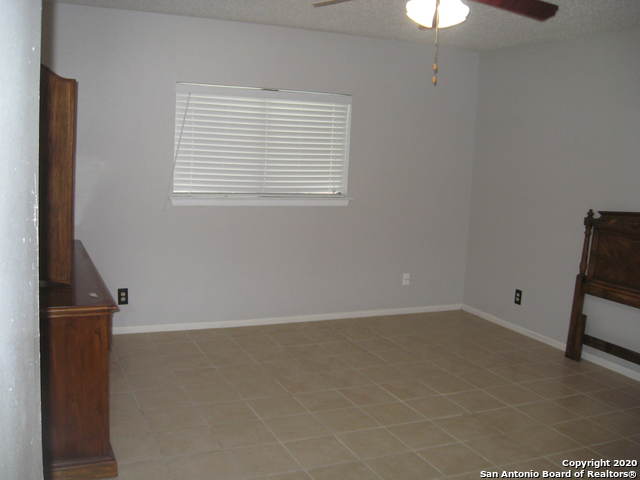 Image 11 of 14 For 21615 Hyerwood