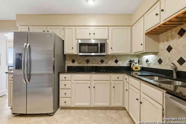 Image 11 of 42 For 4001 New Braunfels N 1206