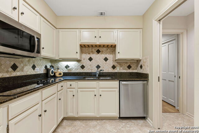 Image 12 of 42 For 4001 New Braunfels N 1206