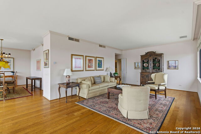 Image 21 of 42 For 4001 New Braunfels N 1206