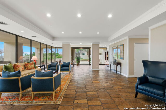 Image 3 of 42 For 4001 New Braunfels N 1206