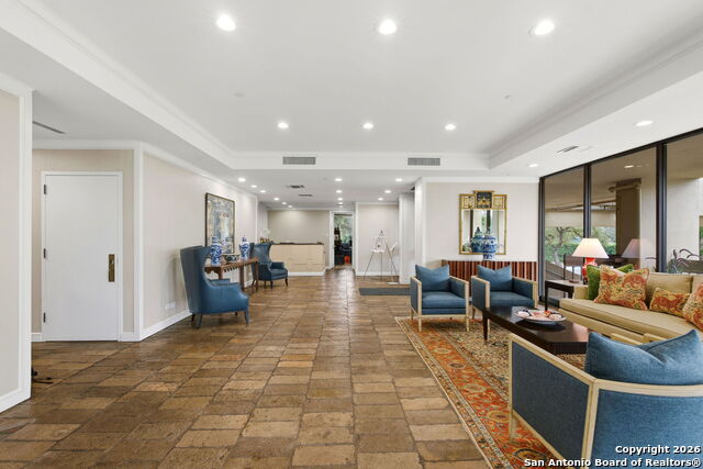 Image 5 of 42 For 4001 New Braunfels N 1206