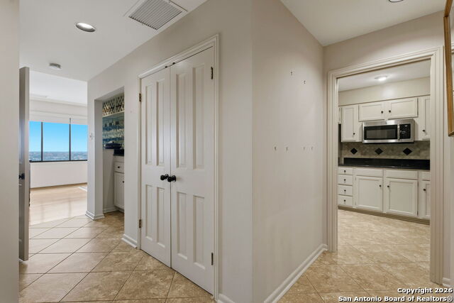 Image 8 of 42 For 4001 New Braunfels N 1206