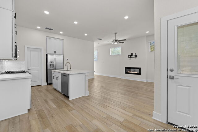 Image 9 of 31 For 8851 Oakland Rd 24