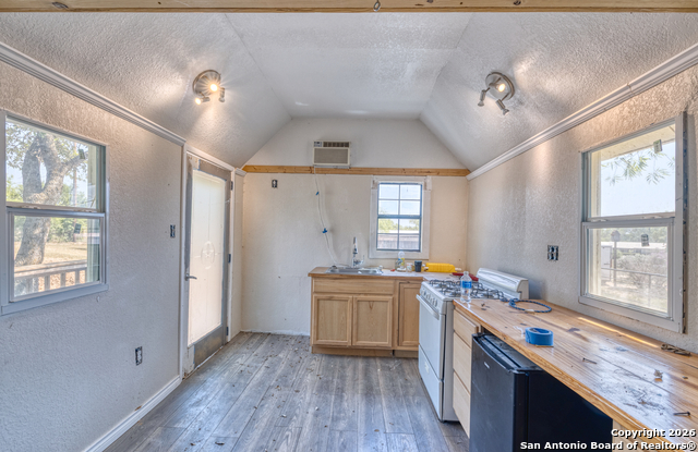 Image 16 of 42 For 10581 Fm 2200