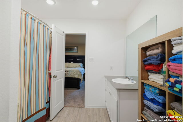 Image 20 of 41 For 14113 Swine Place