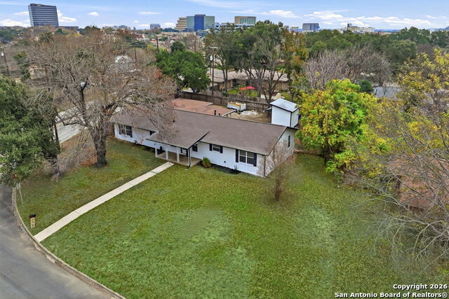 Image 32 of 34 For 316 Tamworth